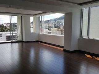 Foto 2 de QUITO TENIS RENTO DEPARTAMENTO REMODELADO 4 DORMITORIOS 330 m2.