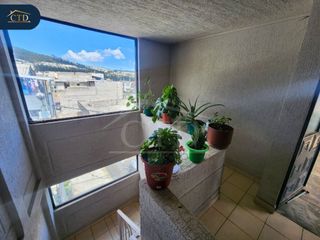 Foto 2 de Vendo casa rentera con 6 departamentos, Norte de Quito