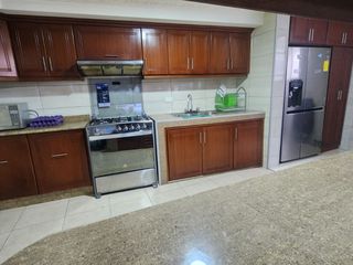 Foto 3 de Vendo casa rentera con 6 departamentos, Norte de Quito