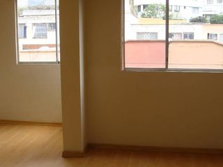 Foto 1 de Renta departamento dos dormitorios en conjunto cerrado, calle Legarda y Occidental