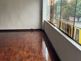 Foto 2 de ALQUILER DE OFICINA DE 50 M2, 3ER PISO, AMPLIO AMBIENTE FLAT, 1 BAÑO