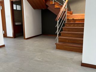 Foto 3 de CASA EN VENTA CON LOCAL COMERCIAL POR ESTRENAR LAS PENCAS