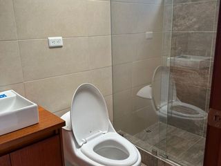 Foto 12 de CASA EN VENTA CON LOCAL COMERCIAL POR ESTRENAR LAS PENCAS