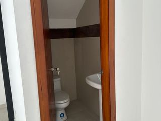 Foto 15 de CASA EN VENTA CON LOCAL COMERCIAL POR ESTRENAR LAS PENCAS