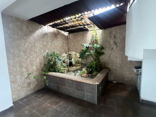 Foto 4 de Casa de 240 m², ideal para negocio u hogar, 2 pisos en zona estratégica