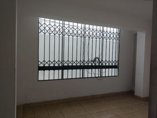 Foto 8 de SE ALQUILA AMPLIO LOCAL, 2DO PISO, AVENIDA PERU-SMP