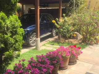 Foto 2 de Venta casa frente a parque en Urb. La Fontana, La Molina (Limite con Camacho y Golf Los Inkas)