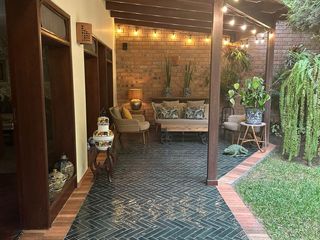 Foto 7 de Venta casa frente a parque en Urb. La Fontana, La Molina (Limite con Camacho y Golf Los Inkas)