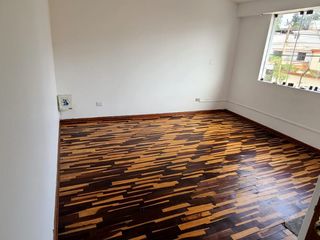 Foto 3 de Se Vende Casa de tres pisos En San Borja