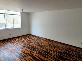 Foto 9 de Se Vende Casa de tres pisos En San Borja