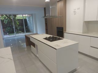 Foto 6 de VENDO casa Jockey Club Ciudad Jardín Cali