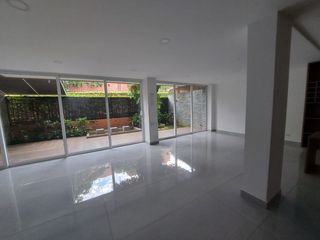 Foto 13 de VENDO casa Jockey Club Ciudad Jardín Cali