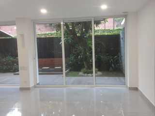 Foto 14 de VENDO casa Jockey Club Ciudad Jardín Cali