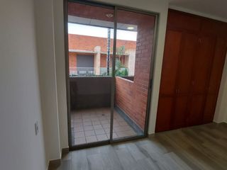 Foto 32 de VENDO casa Jockey Club Ciudad Jardín Cali