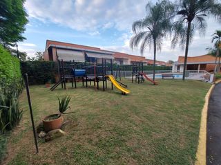 Foto 41 de VENDO casa Jockey Club Ciudad Jardín Cali