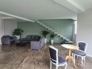 Foto 2 de Venta Casa Moderna en Cumbayá Urbanización Yanazarapata, 277 m² útil,  total 451 m2, Precio $310.000