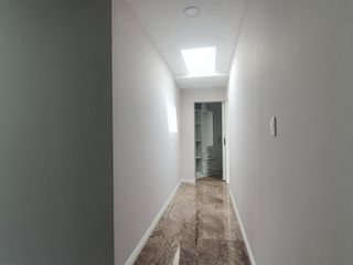 Foto 7 de Venta Casa Moderna en Cumbayá Urbanización Yanazarapata, 277 m² útil,  total 451 m2, Precio $310.000