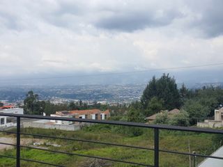 Foto 16 de Venta Casa Moderna en Cumbayá Urbanización Yanazarapata, 277 m² útil,  total 451 m2, Precio $310.000