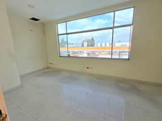 Foto 4 de LOCAL EN ARRIENDO CON OFICINAS - PUENTE ARANDA