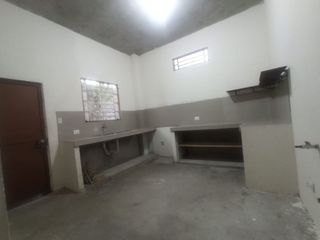 Foto 2 de CASA EN RENTA CON GARAJE SUR DE MACHALA