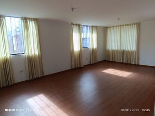 Foto 2 de Se Vente Hermoso Departamento En Urb. Cerrada -A Una Cuadra Del Grifo De La Av.Ee.Uu -Jlbyr
