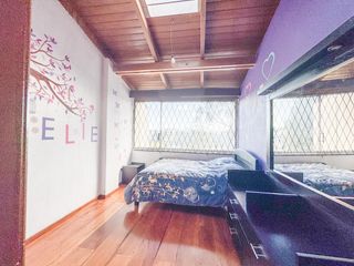Foto 9 de Amplia Casa en Venta – Sector La Kennedy, Quito
