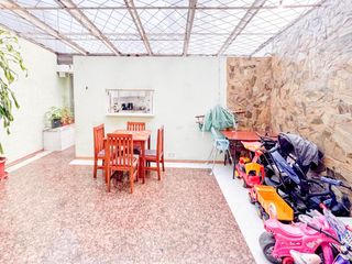 Foto 5 de Amplia Casa en Venta – Sector La Kennedy, Quito