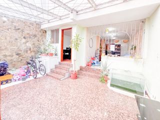 Foto 6 de Amplia Casa en Venta – Sector La Kennedy, Quito