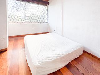 Foto 8 de Amplia Casa en Venta – Sector La Kennedy, Quito