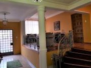 Foto 6 de Alquilo en MIRAFLORES, SAN ANTONIO, habitación ejecutiva. Limpia y desinfectada, bien ventilada e iluminada.