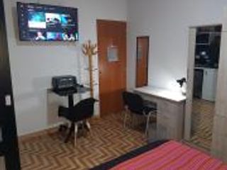 Foto 10 de Alquilo en MIRAFLORES, SAN ANTONIO, habitación ejecutiva. Limpia y desinfectada, bien ventilada e iluminada.