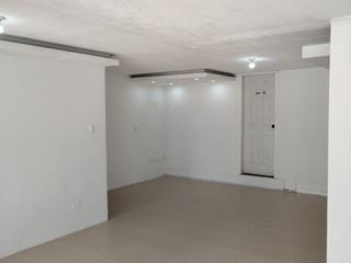Foto 1 de RENTA LOCALES COMERCIALES AV. DE LOS SHYRIS, ENTRE RIO COCA Y 6 DE DICIEMBRE