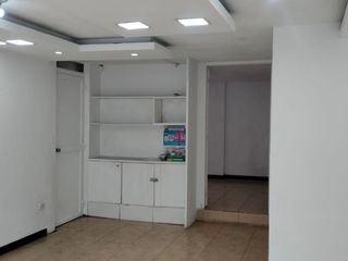 Foto 7 de RENTA LOCALES COMERCIALES AV. DE LOS SHYRIS, ENTRE RIO COCA Y 6 DE DICIEMBRE