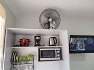 Foto 16 de Alquilo en MIRAFLORES, SAN ANTONIO, habitación ejecutiva. Limpia y desinfectada, bien iluminada y ventilada.