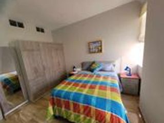Foto 5 de Alquilo en MIRAFLORES, SAN ANTONIO, habitación ejecutiva. Limpia y desinfectada, bien iluminada y ventilada.