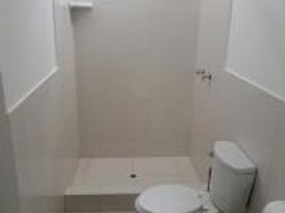 Foto 25 de MIRAFLORES, SAN ANTONIO, alquiler de habitación ejecutiva - 2.4 - limpia y desinfectada, bien iluminada y ventilada.