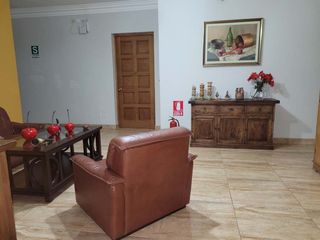 Foto 10 de MIRAFLORES, SAN ANTONIO, alquiler de habitación ejecutiva - 2.4 - limpia y desinfectada, bien iluminada y ventilada.