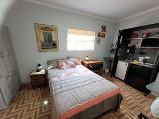 Foto 6 de Alquilo en MIRAFLORES, SAN ANTONIO, habitación ejecutiva. Limpia y desinfectada, bien iluminada y ventilada.