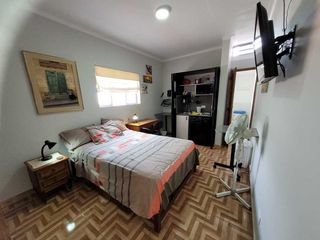 Foto 9 de Alquilo en MIRAFLORES, SAN ANTONIO, habitación ejecutiva. Limpia y desinfectada, bien iluminada y ventilada.