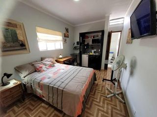 Foto 10 de Alquilo en MIRAFLORES, SAN ANTONIO, habitación ejecutiva. Limpia y desinfectada, bien iluminada y ventilada.