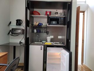 Foto 18 de Alquilo en MIRAFLORES, SAN ANTONIO, habitación ejecutiva. Limpia y desinfectada, bien iluminada y ventilada.