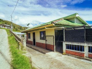 Foto 1 de Casa Vacacional en Venta, Sector la Higuera, Paute