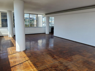 Foto 9 de Alquilo Amplias y Cómodas Oficinas Todo un Piso en Av Pardo, Miraflores