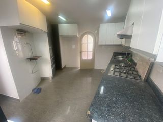 Foto 5 de VENDO AMPLIO DEPARTAMENTO PRIMER PISO ELEVADO REMODELADO CASUARINAS SUR