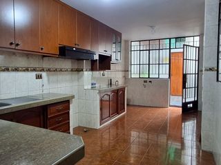 Foto 4 de DEPARTAMENTO CON COCHERA EN VENTA EN 1ERR PISO URB. PACÍFICO I - SMP