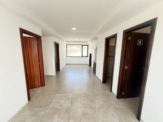 Foto 15 de EN ARRIENDO OFICINA COMERCIAL EDIFICIO BELLA VISTA