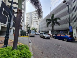 Foto 39 de Venta de Departamento de 3 dormitorios en primer piso alto, Edificio Spazio, Puerto Santa Ana, Guayaquil