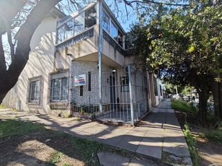 Foto 1 de Castelar - Venta - PH 3 Ambientes