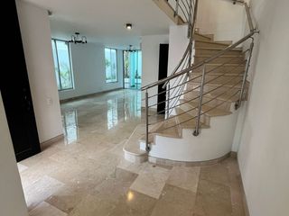 Foto 2 de CASA EN VENTA EN VILLA CAMPESTRE DE 3 HABITACIONES PISOS DE MARMOL