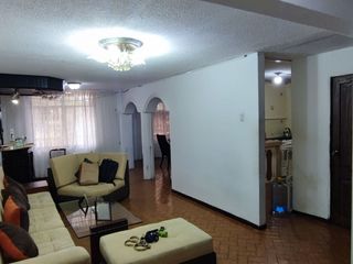 Foto 4 de Casa con seis dormitorios en venta, Floresta 2